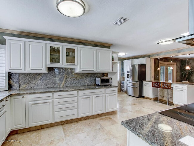 Building Photo - 88 Oakwood Rd