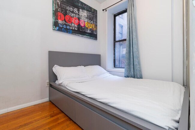 Building Photo - 1213 Park Ave