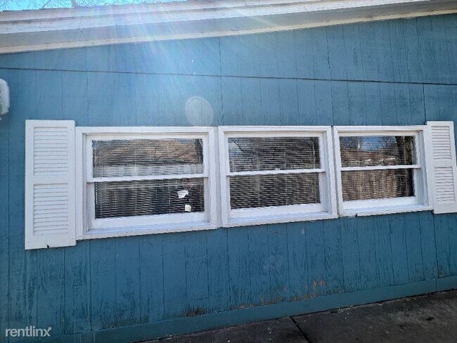 Building Photo - 2 br, 1 bath House - 916 S. Clifton Ave B ...