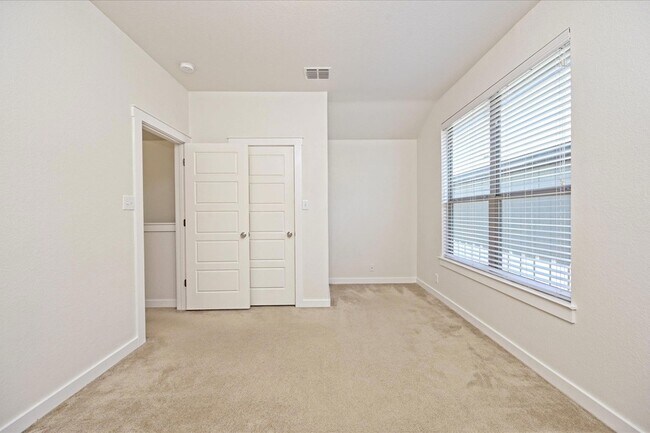 Building Photo - 2101 Rivers Edge Way
