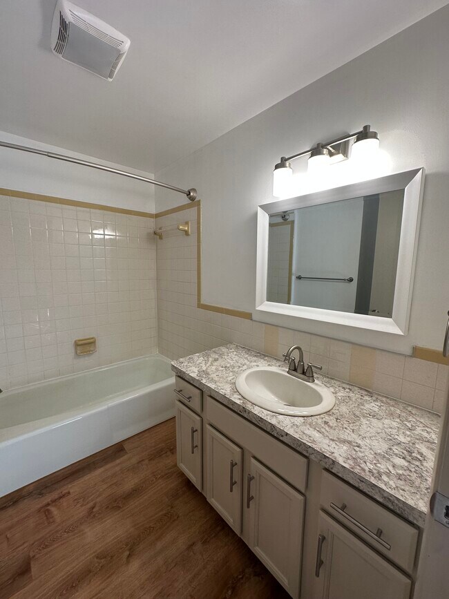 Building Photo - 203 Denrose Dr