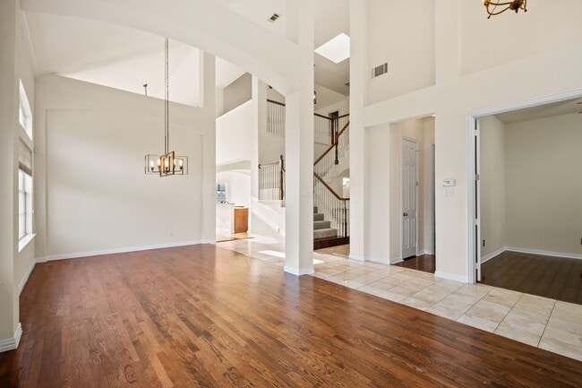 Building Photo - Stunning 4-Bedroom Rental Home with office...