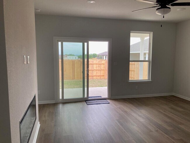 Building Photo - 2131 Alice Jay Wy