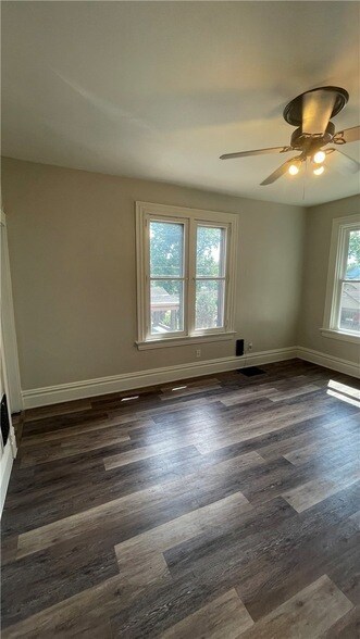 Building Photo - 401 N McKean St