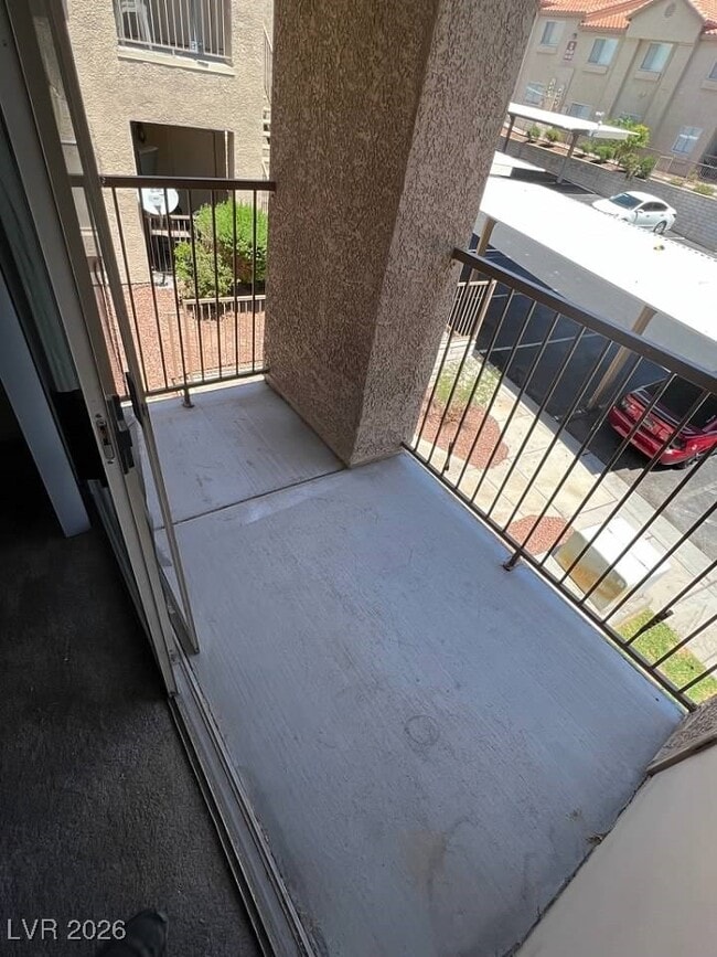 Building Photo - 2110 Los Feliz St