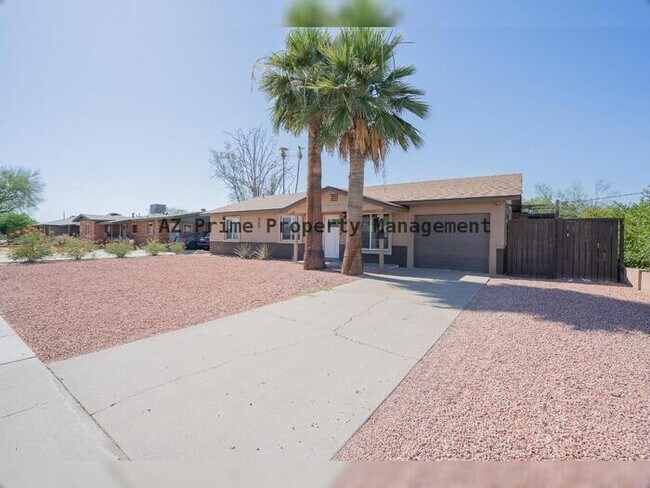 Building Photo - 1942 W Indianola Ave