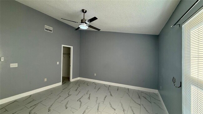 Building Photo - 2482 Quail Run Blvd N