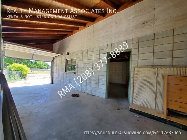 Building Photo - 1004 Paynter Ave