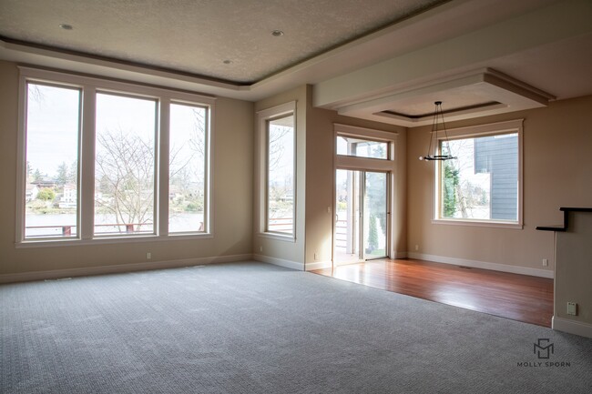 Building Photo - 20375 NE Lakeside Dr