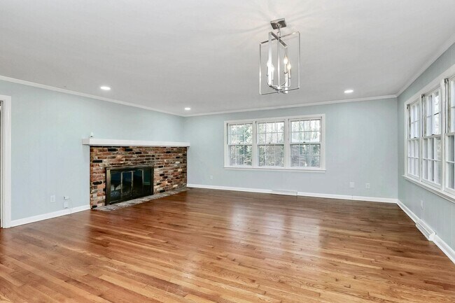 Building Photo - Beautiful Three Bedroom Home in Westerwood Subdivision!