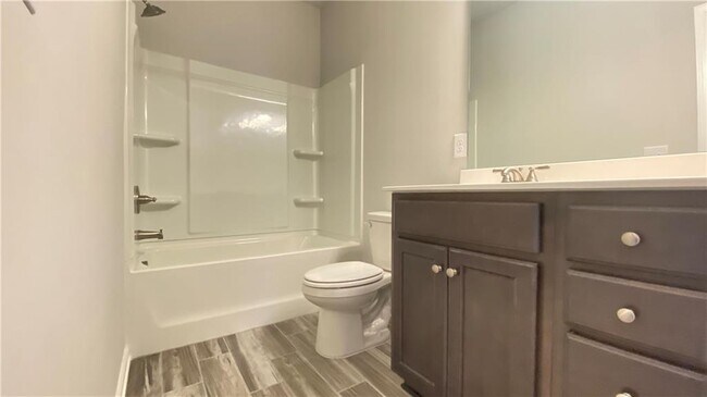 Building Photo - 4612 Silver Oak Dr SW
