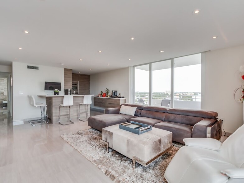 Building Photo - 888 Intracoastal Dr