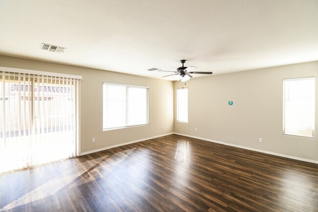 Building Photo - 2285 E Yavapai Ln