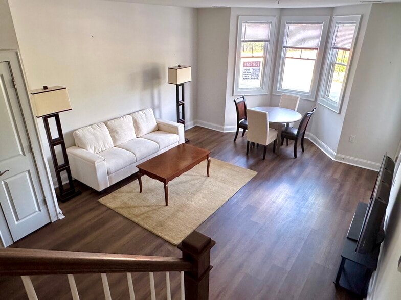 Building Photo - 115 Wellie Hl Pl