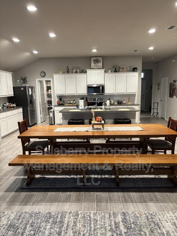 Building Photo - 5745 Brookville Dr