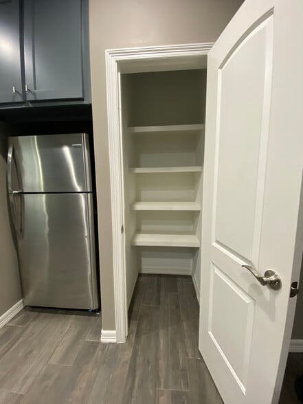 Building Photo - 2005 Harrison St