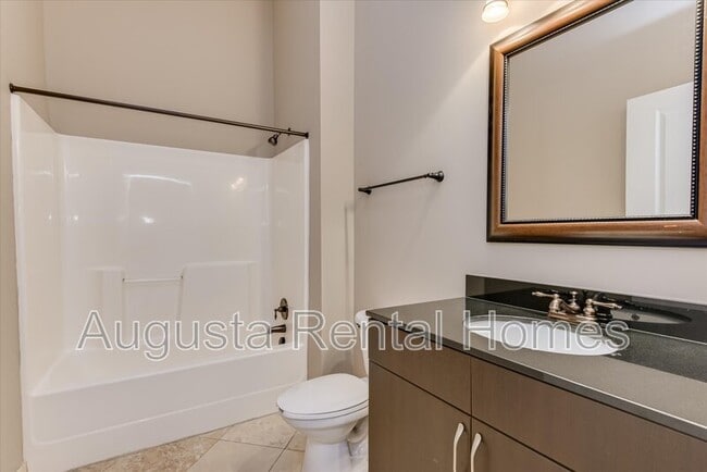 Building Photo - 936 Broad St