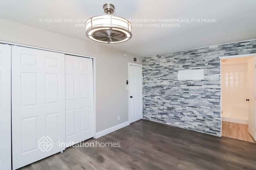 Building Photo - 8931 N 56th Dr