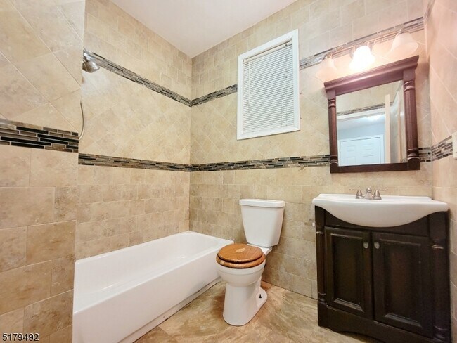 Building Photo - 43 Harding Terrace