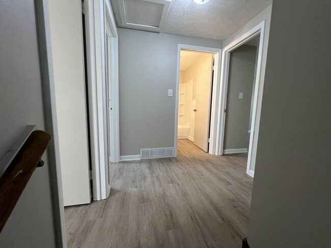 Building Photo - 9412 Mt Auburn Ave