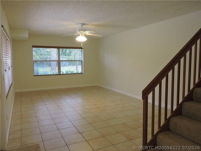 Building Photo - 2865 SW Lakemont Pl