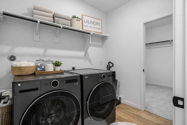 Building Photo - 2331 Peach Oak Xing