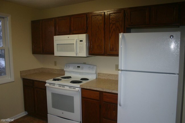 Building Photo - 4 br, 1.5 bath House - 1321 Christopher St