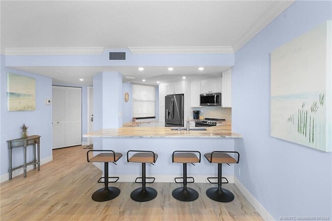 Building Photo - 9550 S Ocean Dr