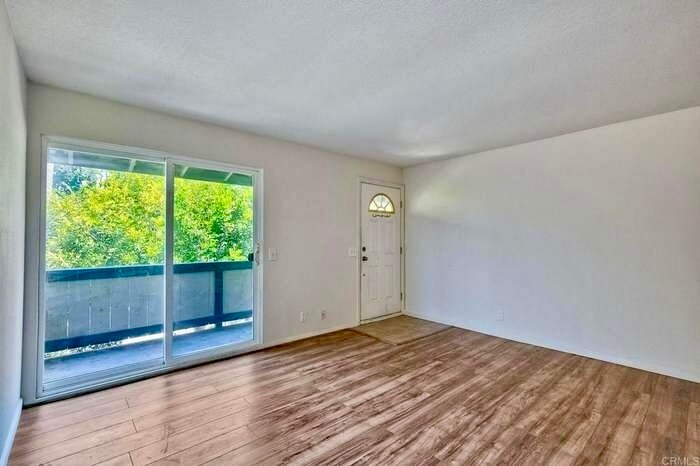 Building Photo - 868 E Alvarado St