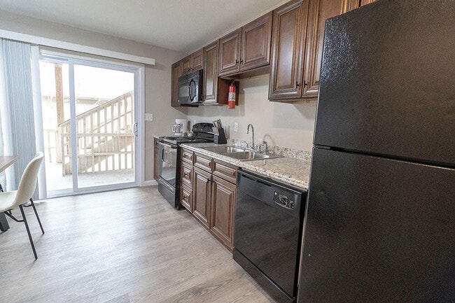 Building Photo - 801 N Ann St