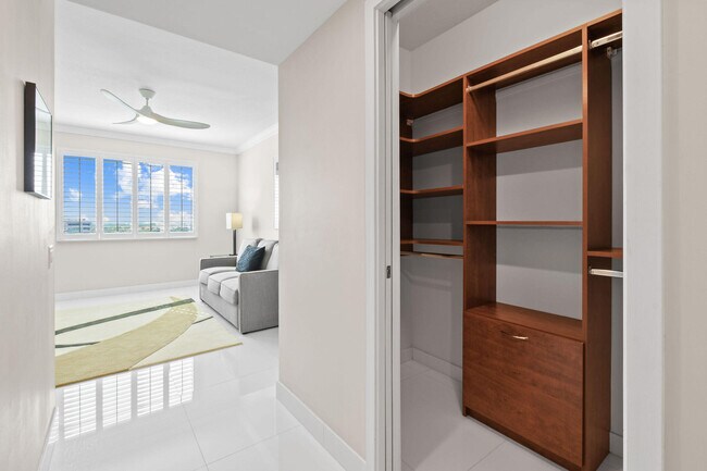 Building Photo - 3610 Gardens Pkwy