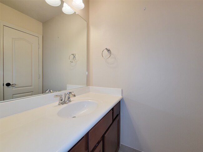 Building Photo - 2210 Pearl Bay Ct