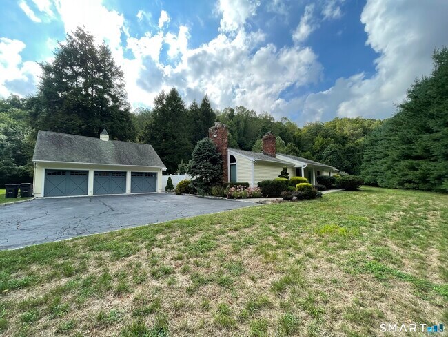 Building Photo - 42 Scribner Hill Rd