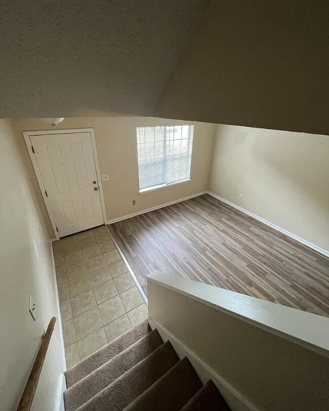 Building Photo - 111 Timber Ln