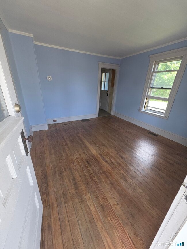 Building Photo - 152 Chestnut Ave
