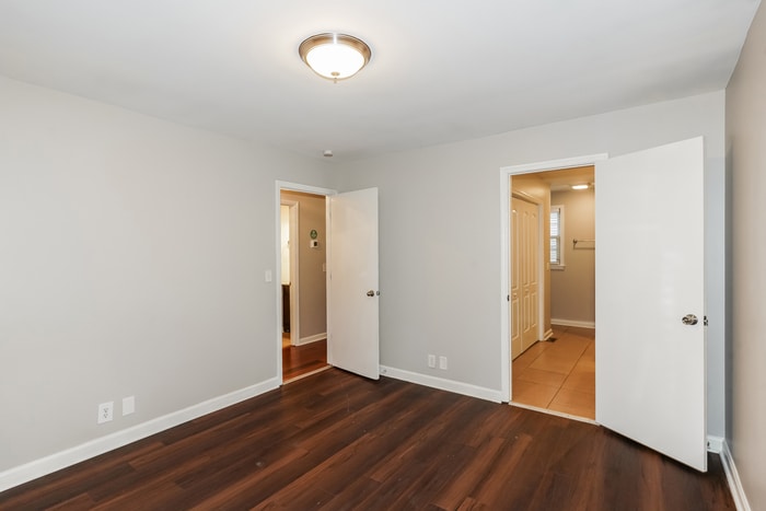 Building Photo - 107 Woodridge Dr