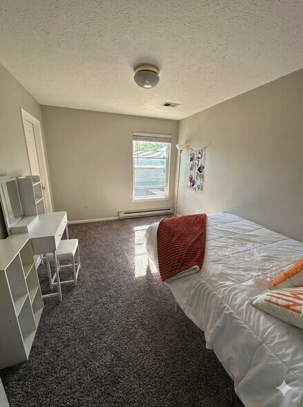 Building Photo - 1641 Olympus Dr