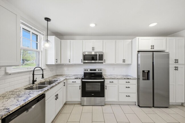 Building Photo - 415-417 S Huron Ave