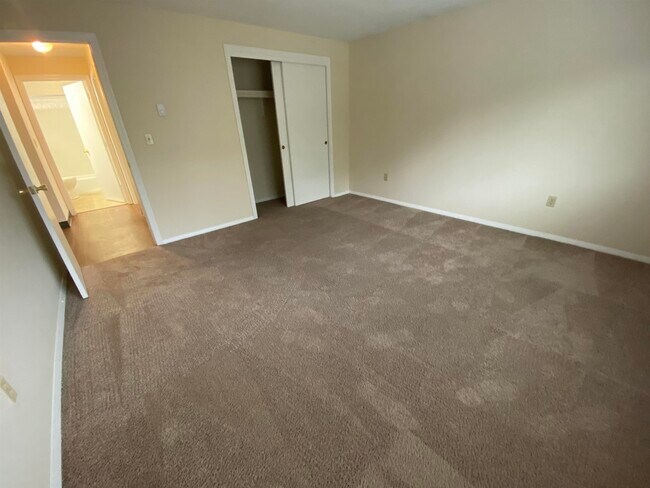 Building Photo - 99 Powers St