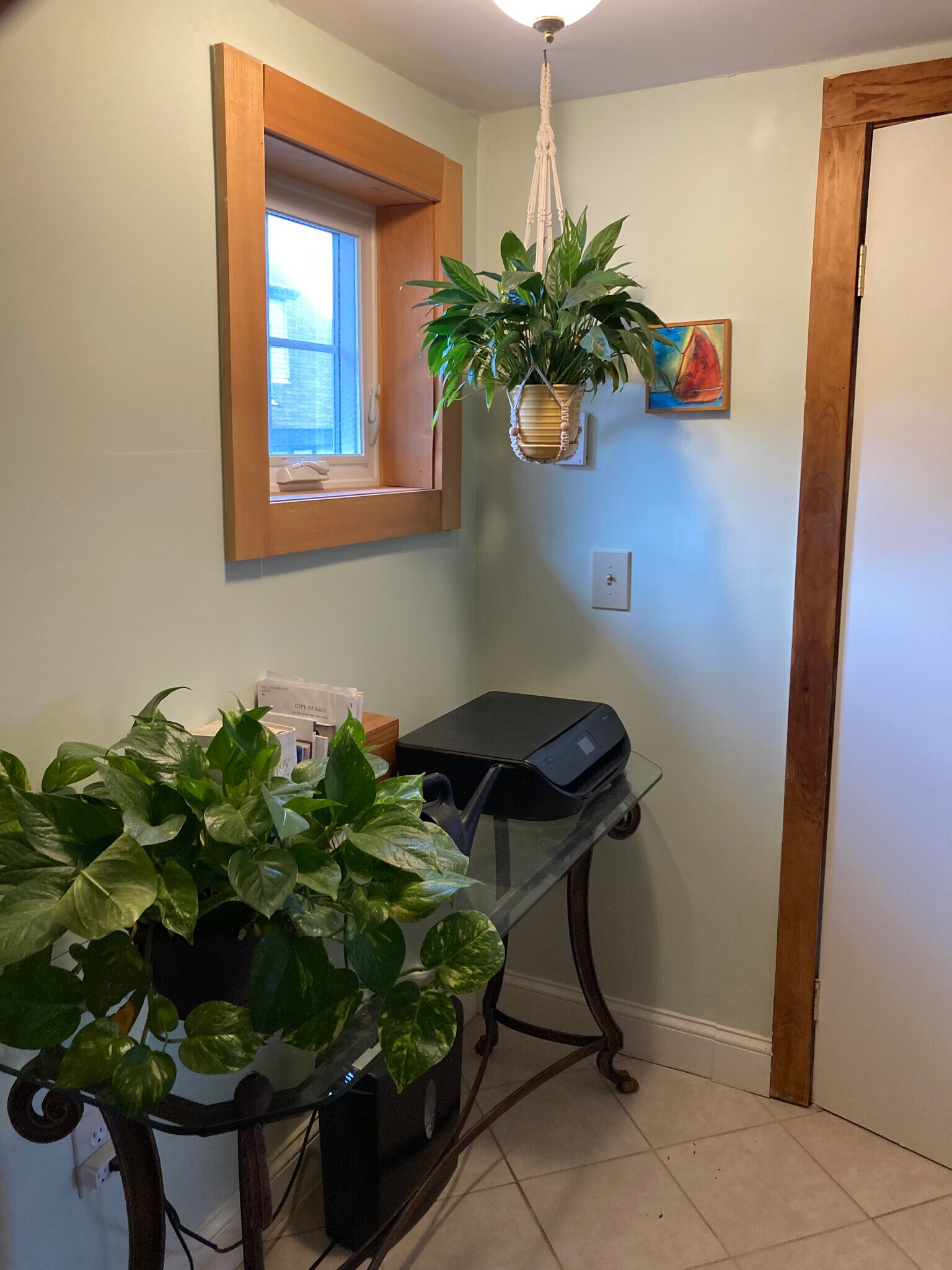 Building Photo - 396 Main St