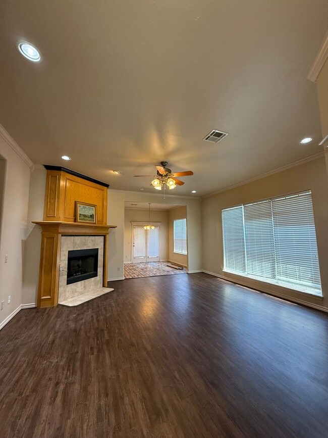 Building Photo - Beautiful Home in Moore - 3 Bed, 2 Bath, P...