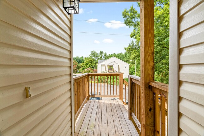 Building Photo - 2221 Mountain Mist Ct