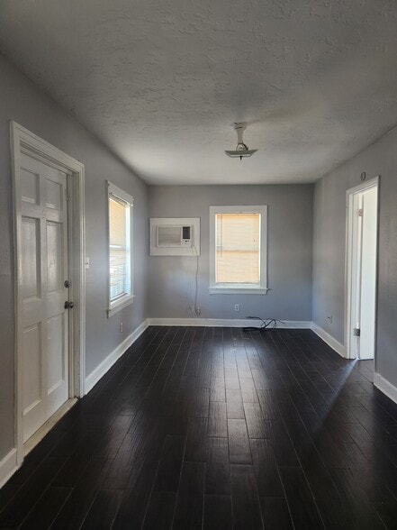 Living Room - 2927 38th Ave N