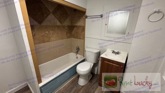 Building Photo - Free December Rent! Upper Unit 2BR/2BA Home in Maple Leaf – Amazing Finished Attic + Driveway Par...