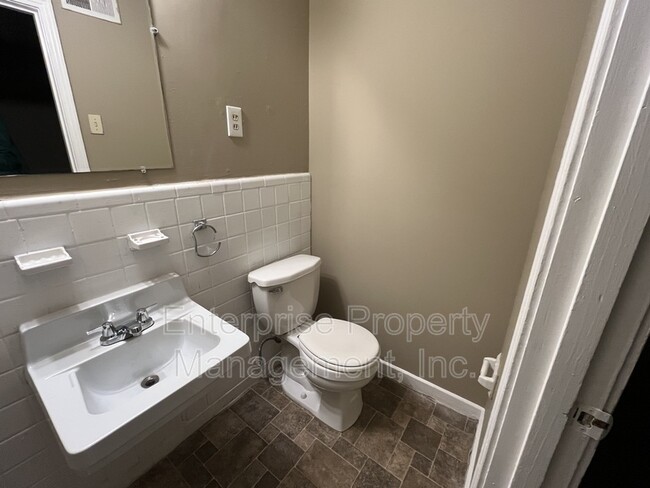 Building Photo - 3531 Gowan Dr