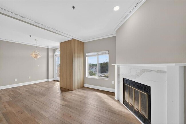 Building Photo - 2161 Peachtree Rd