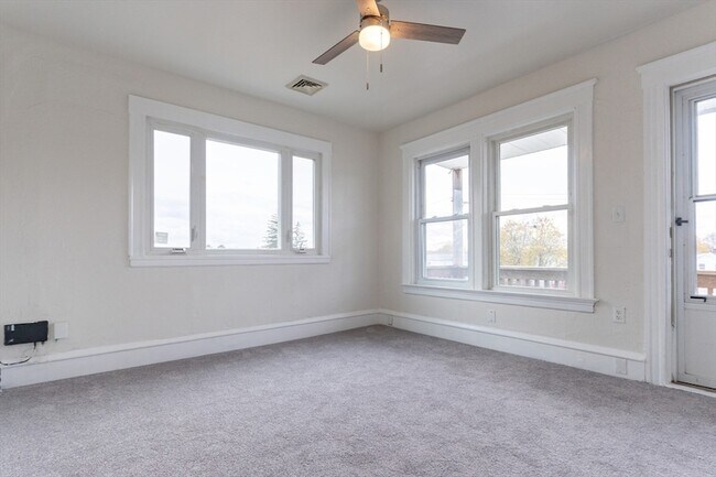 Building Photo - 643 Rathbun St