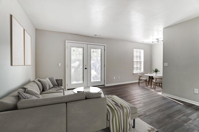 Building Photo - Renovated 2 Bedroom with Washer + Dryer Av...