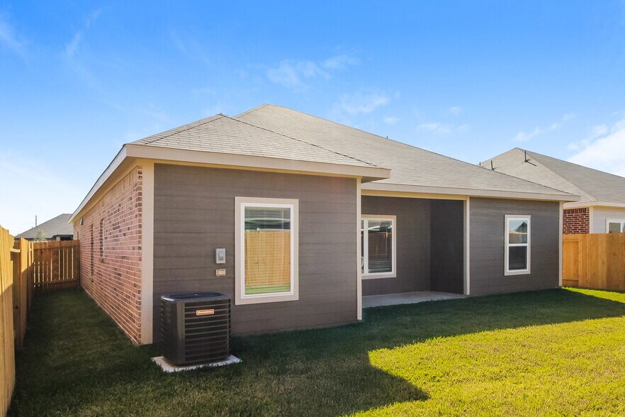 Building Photo - 405 Polly Grv Dr