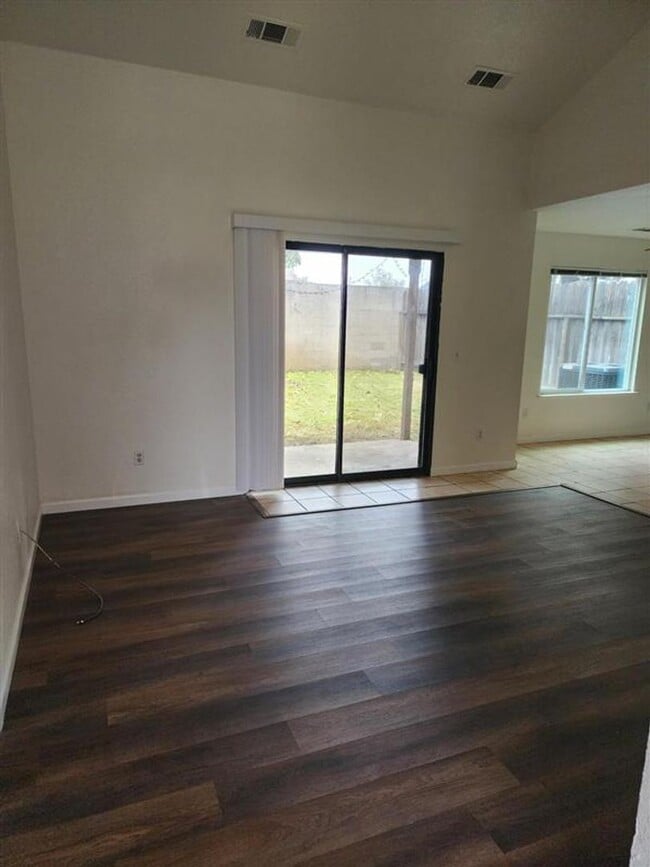 Building Photo - 1953-1955 Glen Ridge Dr